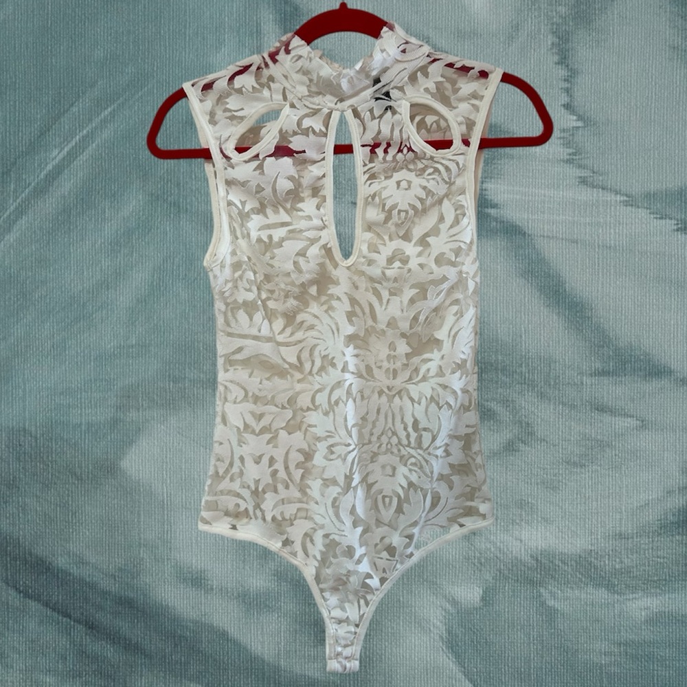 WINDSOR Ivory All Lace Sheer Bodysuit - Size Small